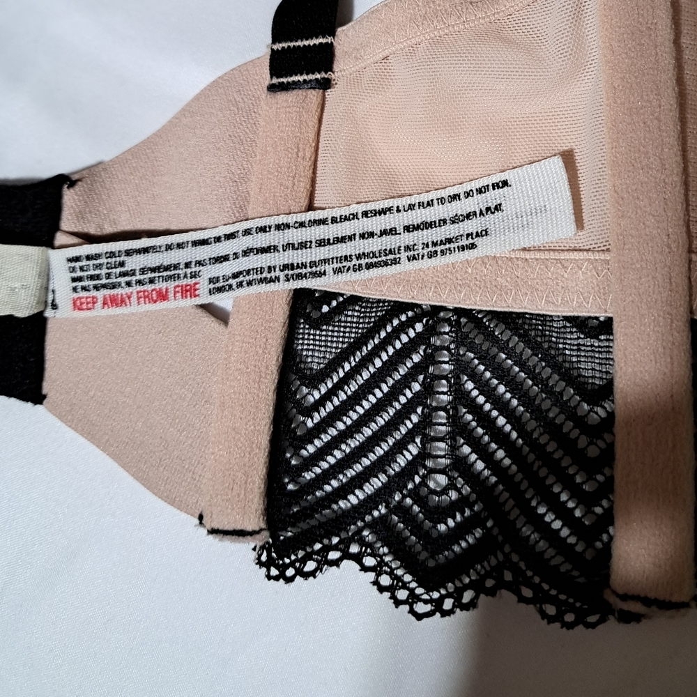 INTIMATELY FREE PEOPLE Underwire Bra Size 32DD ~ Black Lace And Nude Mesh - Picture 14 of 15